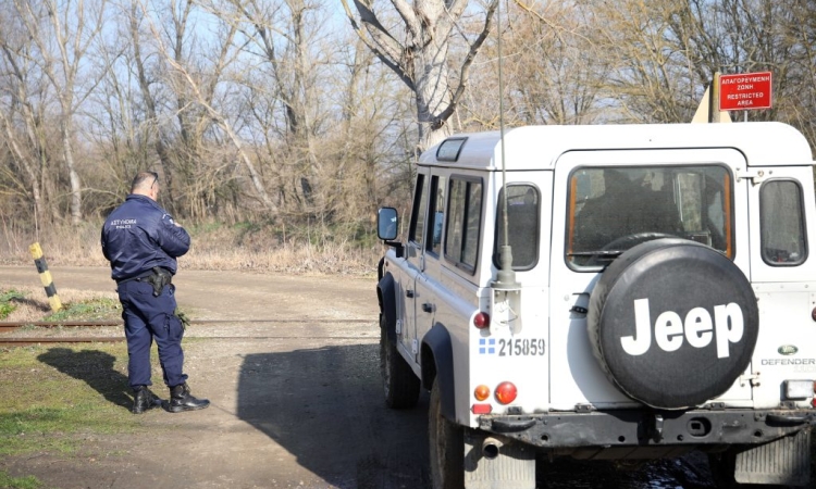 Σύλληψη διακινητών παράνομων μεταναστών στον Έβρο