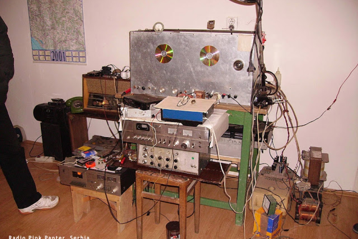 Τα ελληνικά ραδιόφωνα των 80s και η εποχή που κάθε σταθμός είχε “προσωπικότητα&quot;