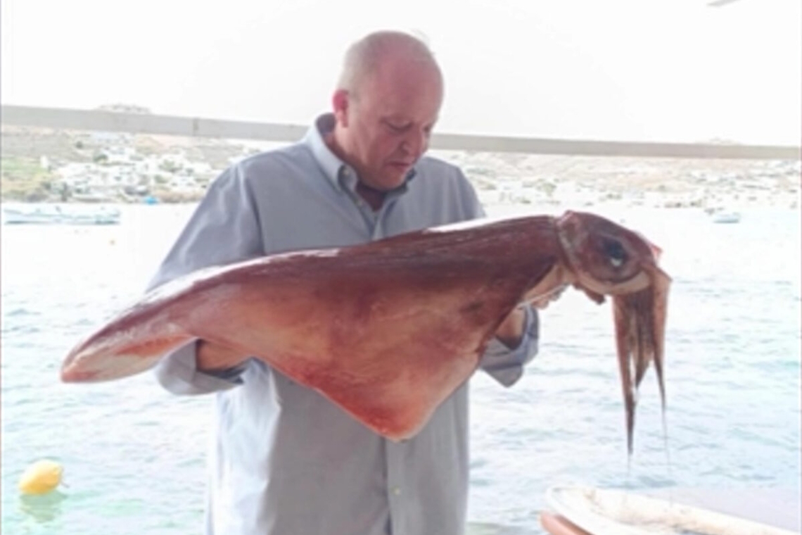 Αλιευτική περιπέτεια στη Μύκονο με καλαμάρια 17 κιλών