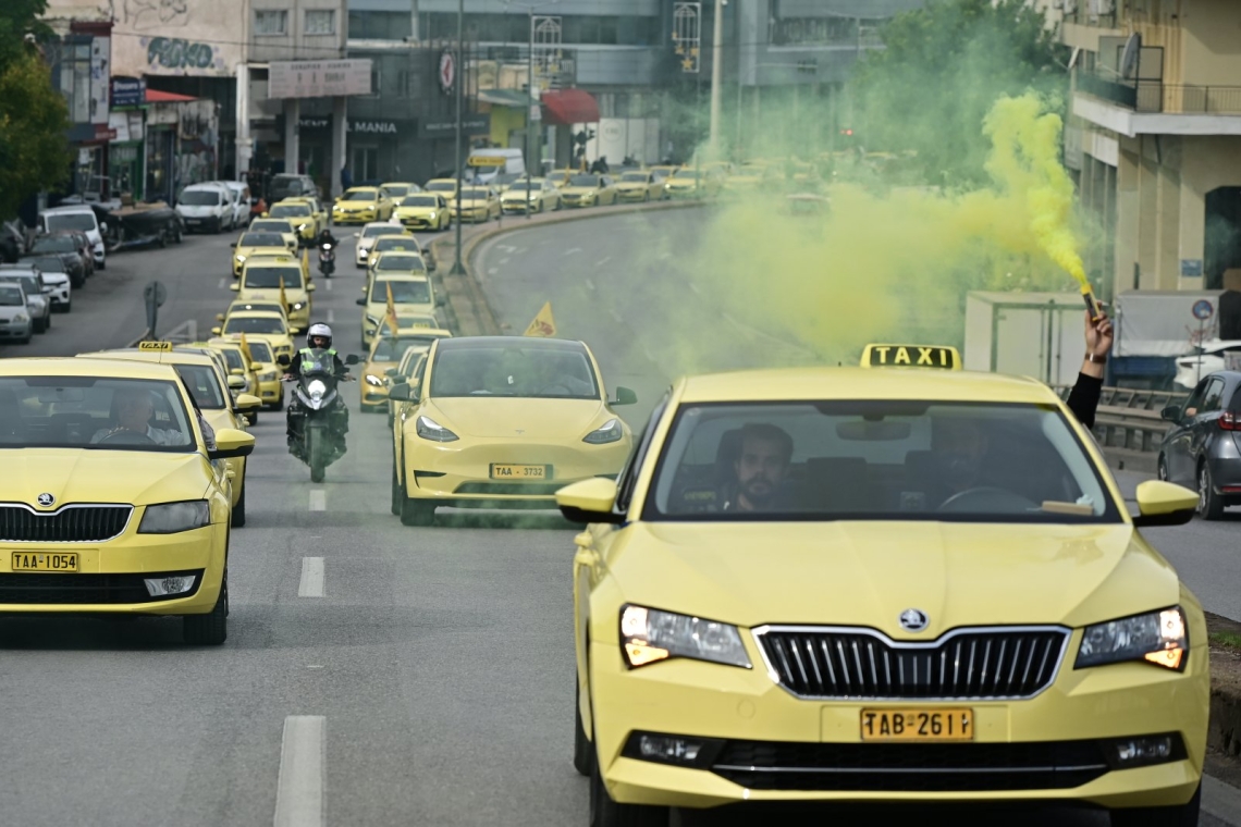 Πανελλαδική απεργία οδηγών ταξί με στάση εργασίας Τρίτη και Τετάρτη