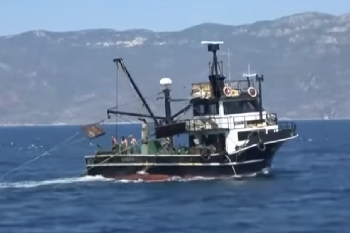 Νέα πρόκληση: Τουρκικές μηχανότρατες στο Αιγαίο παραβιάζουν τα ελληνικά ύδατα