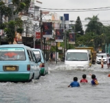 Καταστροφικές πλημμύρες στην Ινδονησία με εκατοντάδες νεκρούς