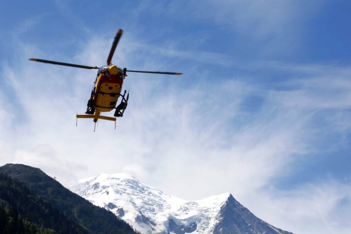 https://www.enikos.gr/wp-content/uploads/2026/02/skiers-alps-1.jpg