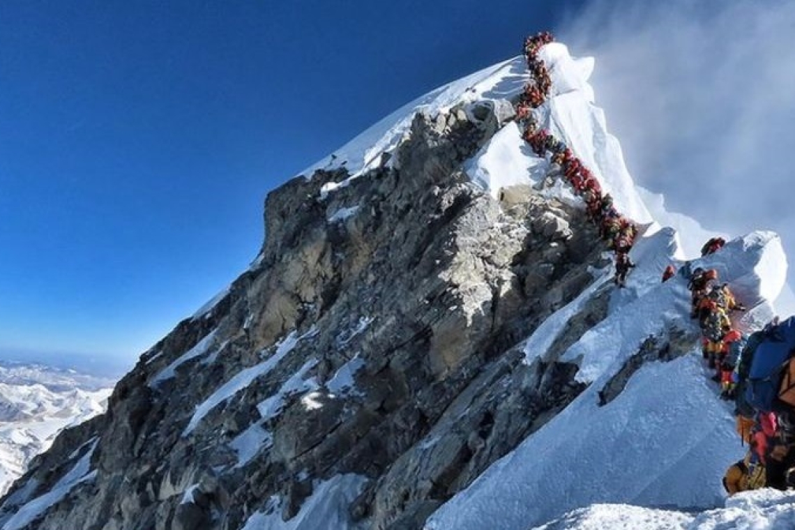 https://www.enikos.gr/wp-content/uploads/2026/02/climbers-mountain.jpg