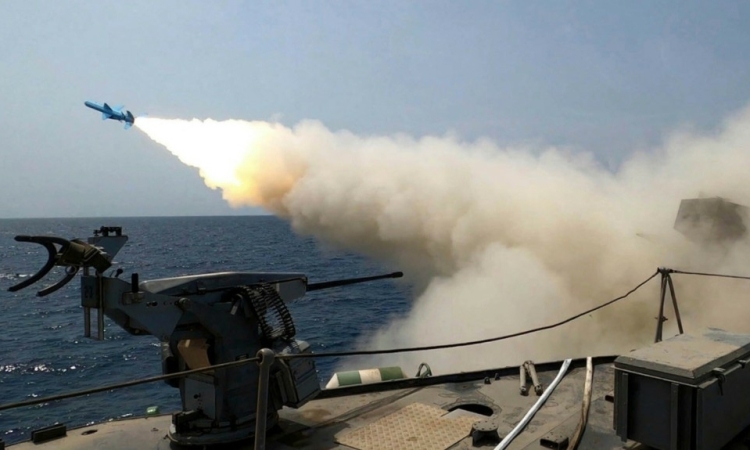 Ναυτικές ασκήσεις Ιράν-Ρωσίας με εκτόξευση πυραύλων