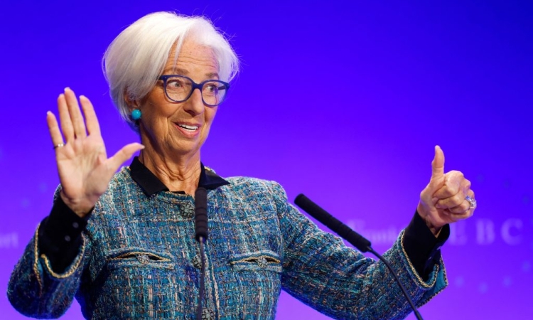 Διάψευση ΕΚΤ για πρόωρη αποχώρηση της Κριστίν Λαγκάρντ