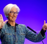 Διάψευση ΕΚΤ για πρόωρη αποχώρηση της Κριστίν Λαγκάρντ