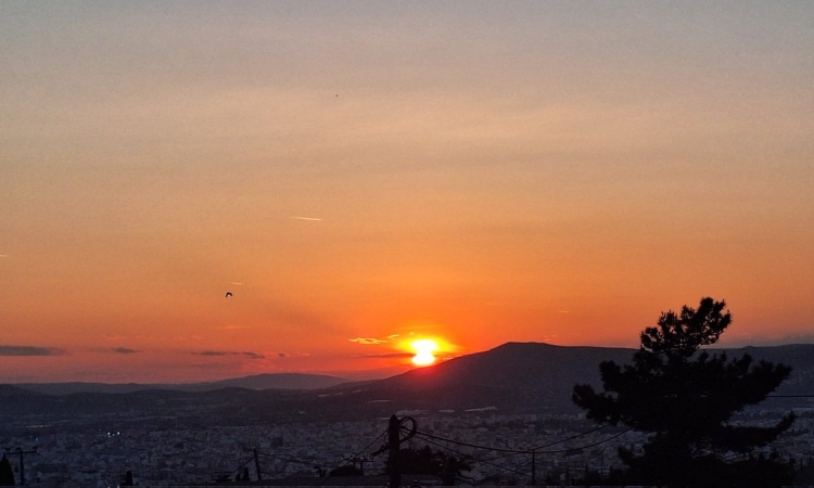 Εκεί που τελειώνει η μέρα αρχίζεις εσύ