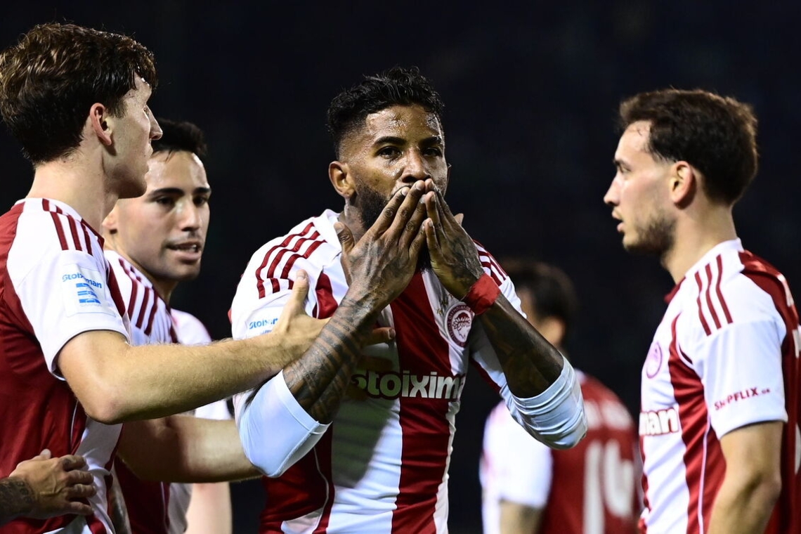 Ολυμπιακός: Μόνος του έβγαλε τα μάτια του