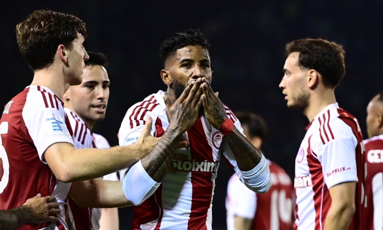 Ολυμπιακός: Μόνος του έβγαλε τα μάτια του