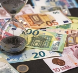 Νέα μέτρα στήριξης: Πώς θα διανεμηθεί το πλεόνασμα των 500 εκατ. ευρώ