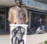 Άγνωστοι βανδάλισαν την προτομή του αρχιφύλακα Λυγγερίδη στη Θεσσαλονίκη