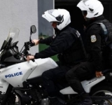 Σύλληψη εφήβων με κλεμμένη μηχανή στο Μοσχάτο