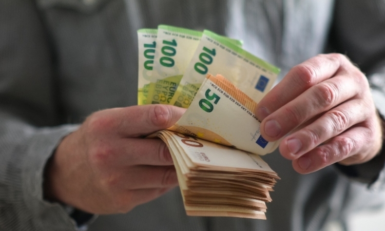 Τι θα γινόταν εάν η ανθρωπότητα αποφάσιζε να καταργήσει το χρήμα;